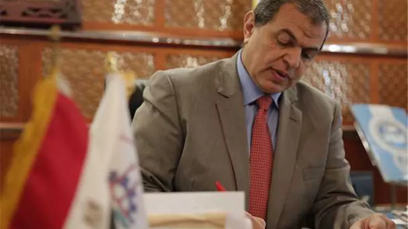 عودة 2700 عامل مصري من العالقين بالكويت إلي البلاد.. اليوم