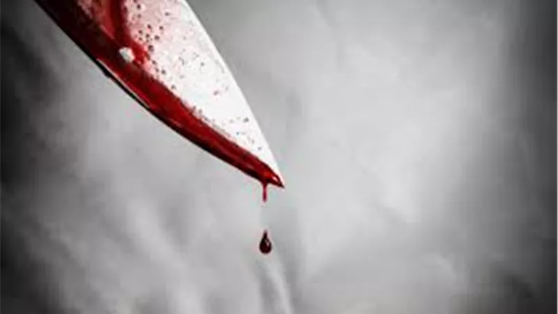 طالب الاعدادية يلقى حتفه بالسكاكين بسبب اللعب امام المنزل