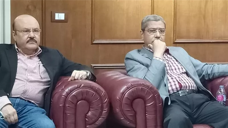 الكمونى يقدم التهنئة للعربى بعداستعادة مصر لعضويتها بالغرفة التجارية الدولية بباريس