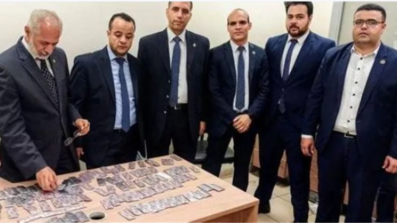 جمارك مطار القاهرة تحبط تهريب الف قرص مخدر مع راكب قادم من فرنسا