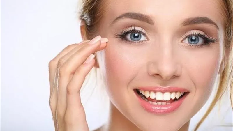 تجنبى.. 9 أسباب تجعل بشرتك دهنية