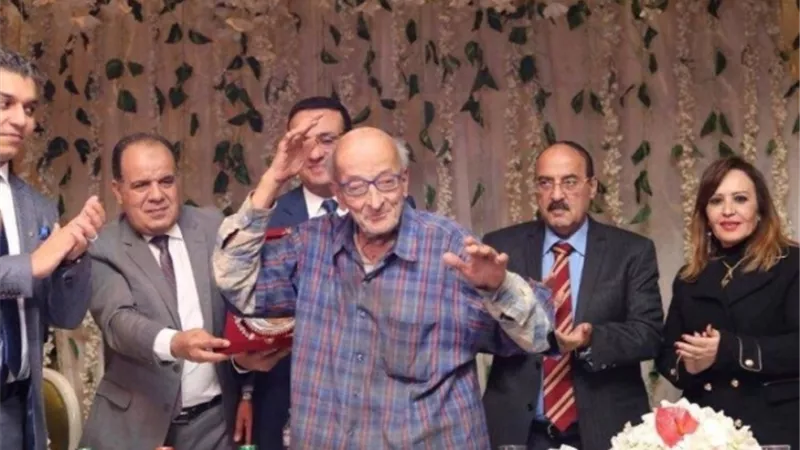 دعوات من الأرض وأفراح في السماء.. «طبيب الغلابة» حديث الشارع بعد وفاته