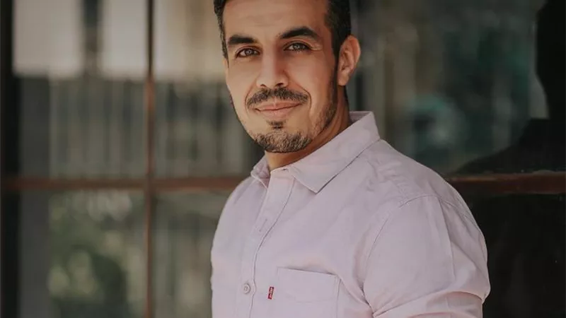 شاهد.. المطرب محمد خضر يطلق فراق بفراق