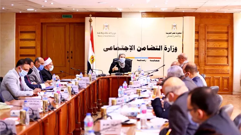 بنك ناصر يناقش مشروع الهيكلة والتطوير