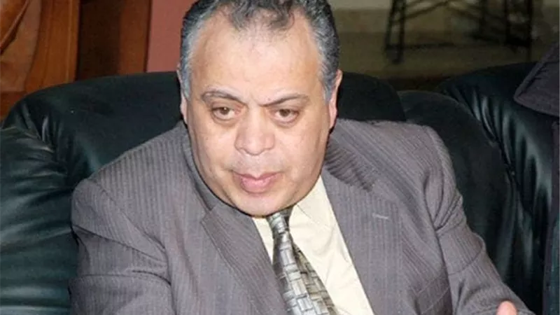رد قوى من اشرف زكى على حنان شوقى