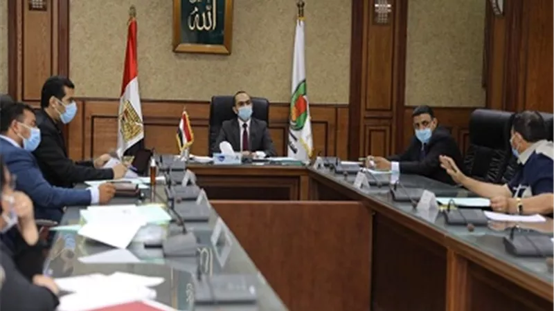 نائب محافظ سوهاج يترأس الاجتماع السابع للجنة مراجعة تراخيص أعمال البناء..صور