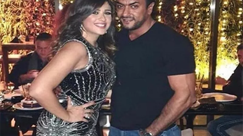 رد نارى من أحمد العوضي على كافيه استعان بصورة ياسمين عبد العزيز للدعاية