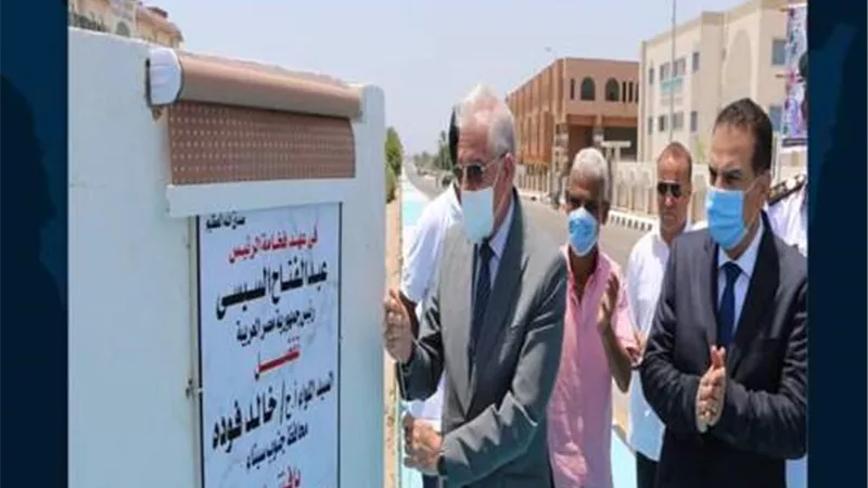 محافظ جنوب سيناء يفتتح طريقين حيويين بالطور .صور