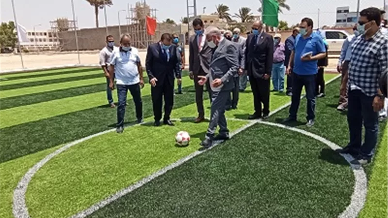 فودة يفتتح ملعب خماسي بنادي الشرطة بطور سيناء