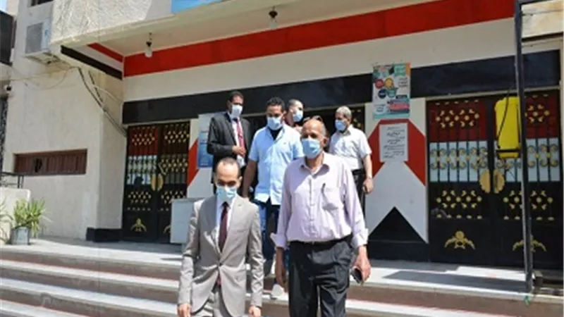 نائب محافظ سوهاج يتفقد المراكز التكنولوجية لخدمة المواطنين بمركزي طهطا وطما