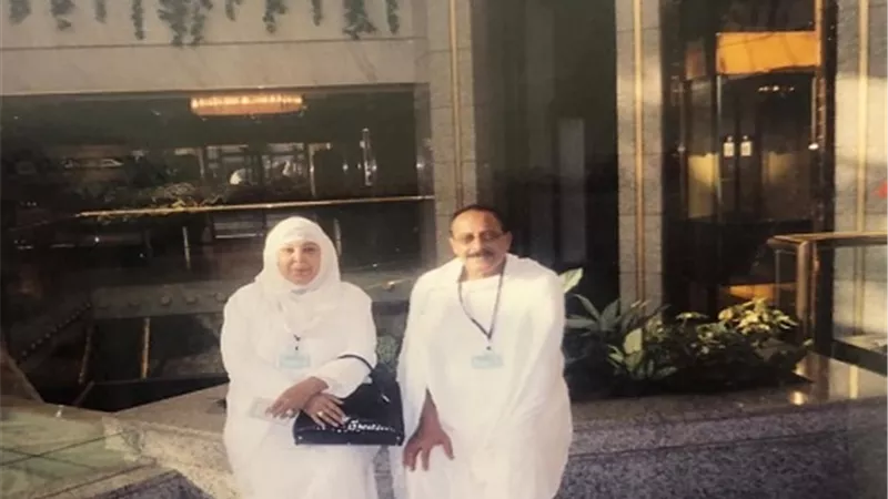 يعد وفاتها.. ظهور مفاجئ لرجاء الجداوى وزوجها حسن مختار بملابس الإحرام فى الحج منذ 14 عام.. صور