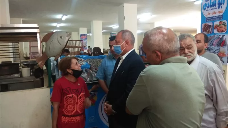 نائب محافظ القاهرة فى زياره ميدانية لسوق المسله الجديد بالمطرية بالصور