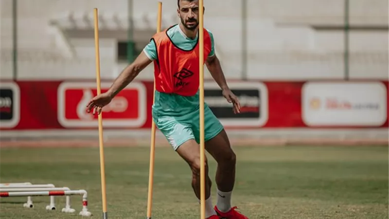 تدريبات بدنية قوية للاعبي الأهلي في المران الصباحي