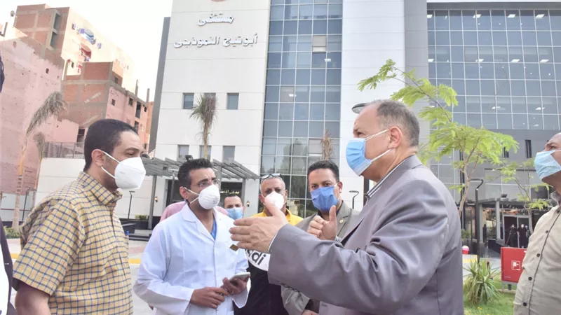 محافظ أسيوط يتفقد مستشفى ابوتيج النموذجى لمتابعة سير العمل وتقديم التهنئة بمناسبة عيد الاضحى المبارك
