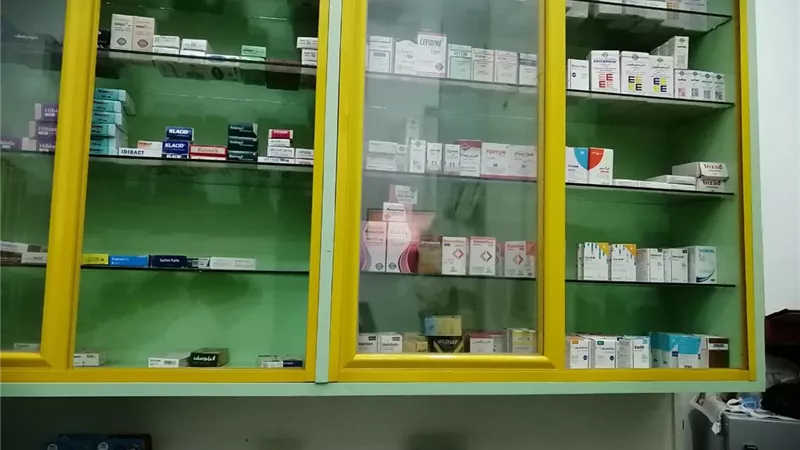 ضبط وتحريز ٢٠ ألف دواء مخالف وتشميع صيدلية غير مرخصة بالزقازيق
