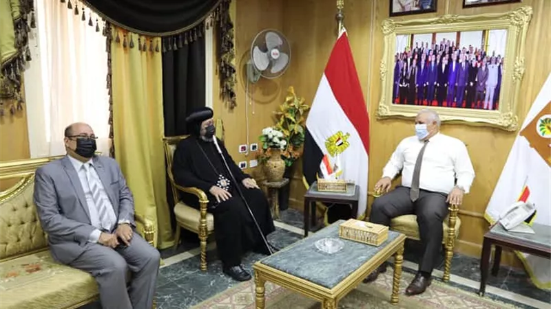 الزملّوط يستقبل أسقف الوادي الجديد للتهنئة بعيد الأضحى المبارك