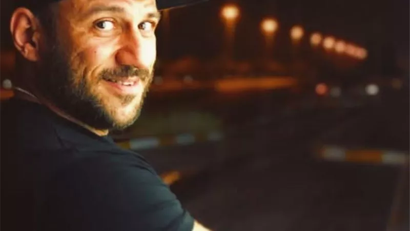 أحمد مكى يقدم التهانى لجمهوره ومتابعيه بمناسبة عيد الأضحى