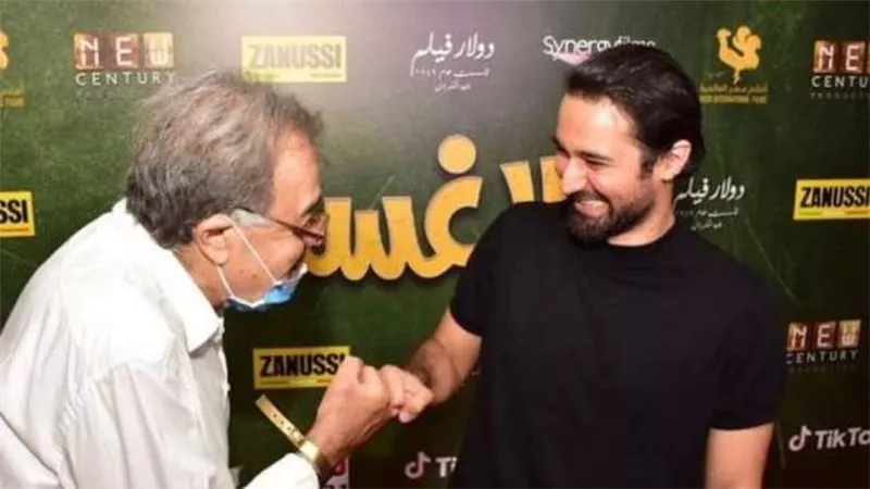 أحمد حاتم برفقة حسين القلا.. 