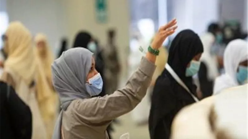 بالصور.. الحجاج يرمون جمرة العقبة الكبرى في سهولة و يسر