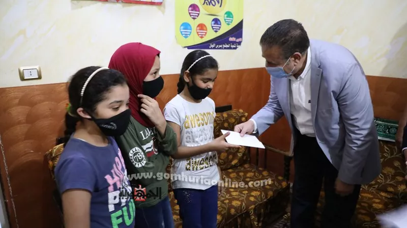 محافــظ المنوفية يوزع هدايا عيد الأضحى على الأطفال ويصرف 20 ألف جنيه دعماً لمؤسسة ملك الملوك لرعاية الأيتام