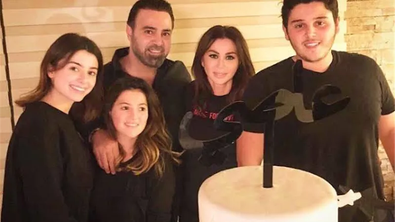 فرض العزل الصحى على عاصى الحلاني واسرتة