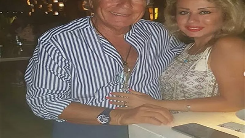 شاهد.. مصطفى فهمى يشعل السوشيال ميديا مع زوجته فى حفل عيد ميلادها بالساحل.. صور