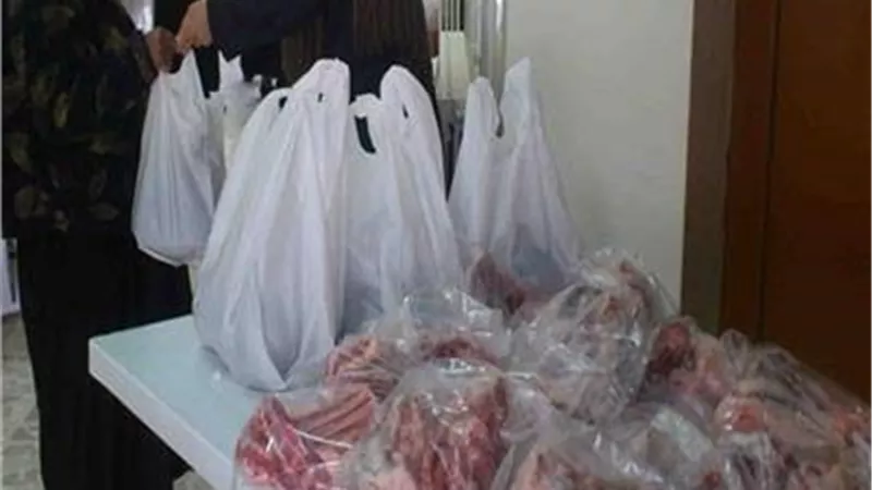هل يجوز تقسيم الاضحية نصفين؟ وكيفية توزيعها