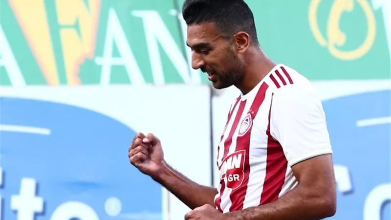 خلال شهر يوليو الماضى.. كوكا يحصد جائزة أفضل لاعب في الدوري اليوناني