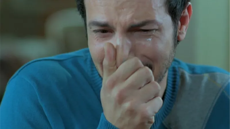 تعليق مؤثر من الفنان باسل الخياط بعد وفاة والده