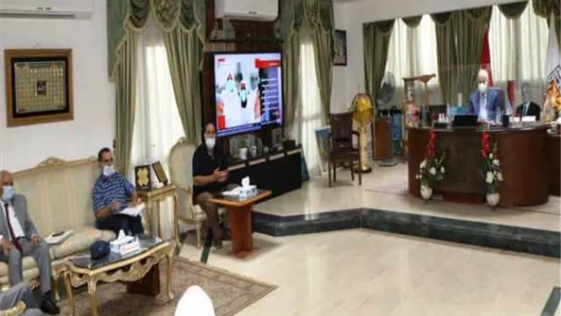 فودة يناقش الخطة الاستثمارية الجديدة ويطالب بتطوير طور سيناء.. بالصور