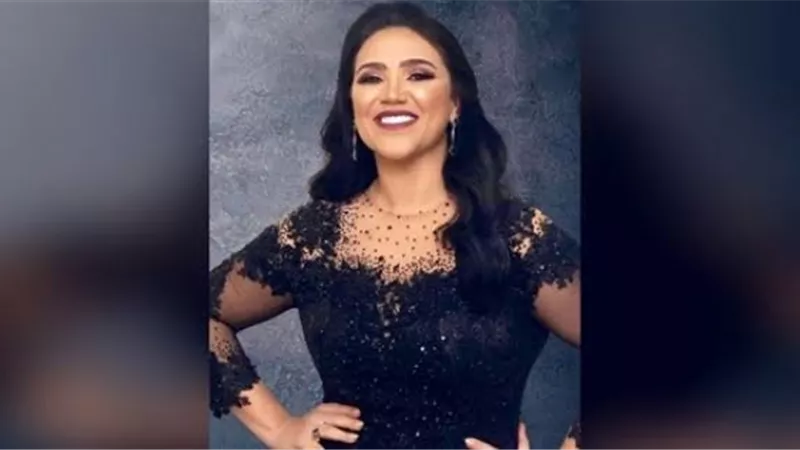 مى فاروق تشعل استديو منى الشاذلى باغنية 