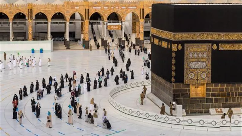الحجاج يستعدون لإنهاء مناسك الحج بأداء طواف الوداع
