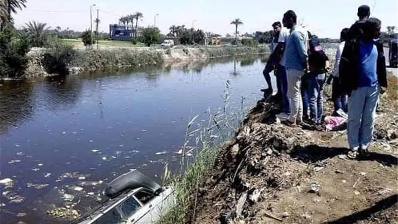 مصرع وإصابة 20 عاملا باليومية من أبناء المنوفية في انقلاب سيارة بشمال الجيزة