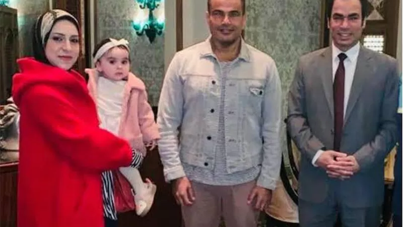 في عشاء عائلي يجمعهم .. احمد المسلماني يشيد باغنية عمرو دياب الجديدة