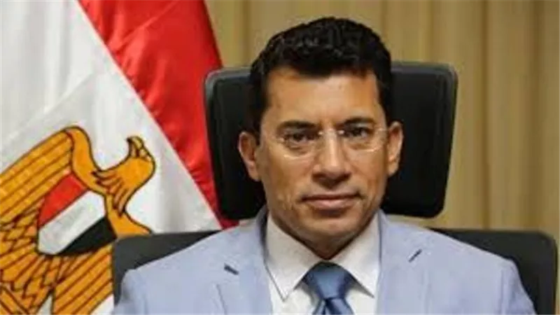 وزير الرياضة يوافق على المساهمة في علاج نجم المنتخب