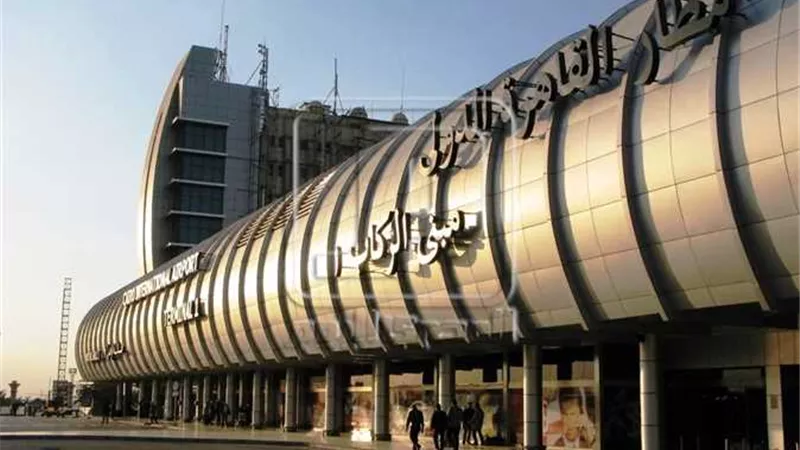 احباط محاولة تهريب كمية من المشغولات الذهبية بمطار القاهرة الدولى