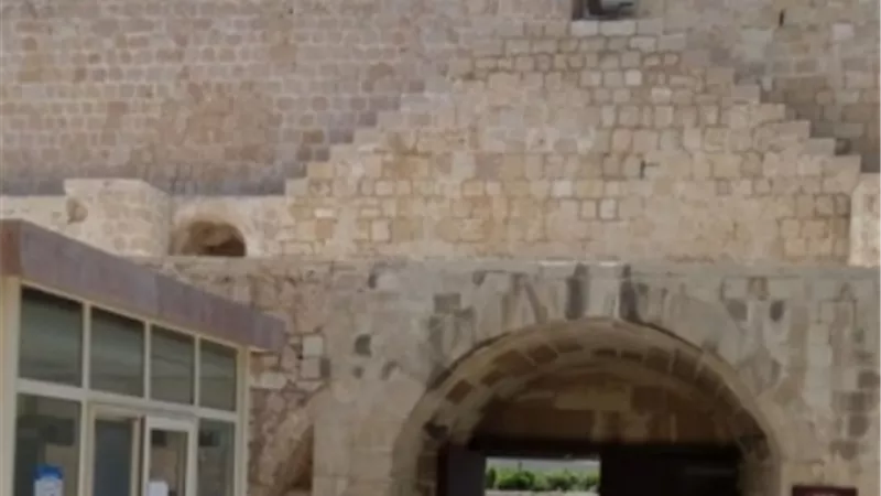 بالكمامات والكحول قلعة قايتباى بالاسكندرية تستقبل الزوار