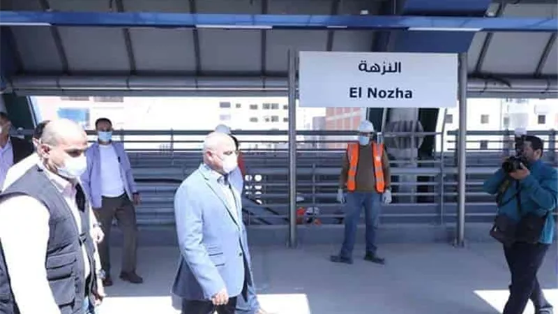 وزير النقل يتفقد محطات المرحلة الرابعة للمترو.. ويؤكد: نفذنا المشروع بأيد مصرية