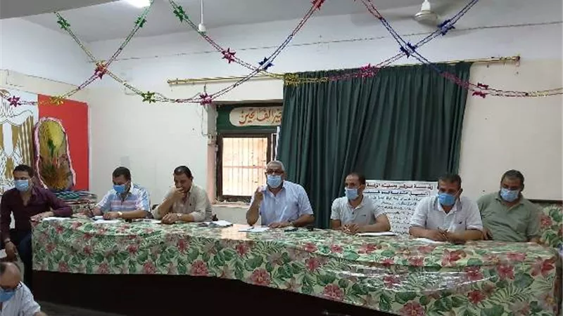 رئيس مدينة الزقازيق يطلب ازالة بنايات القرى الخطرة على المواطنين.. بالصور