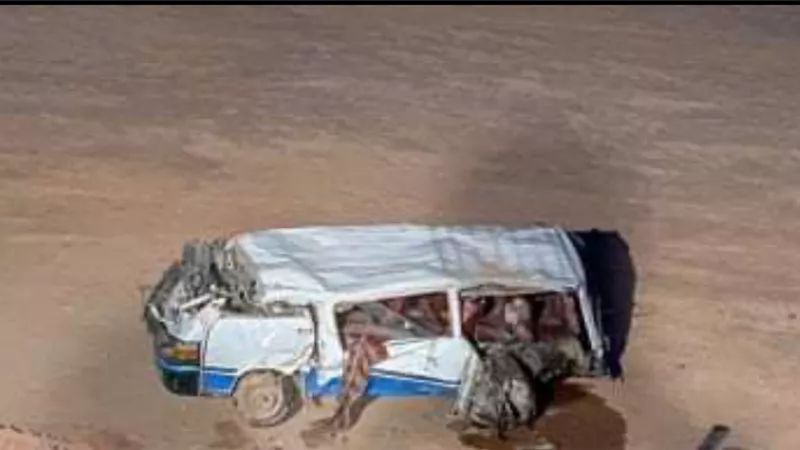 مصرع واصابة 14 فى انقلاب سيارة فى منخفض شديد الانحدار