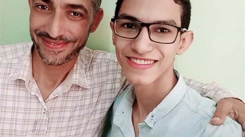 الأول بالثانوية العامة بالقليوبية: عينيا دمعت عند سماع إسمي ضمن الأوائل بالثانوية العامة