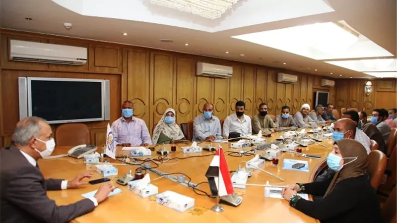 استمرار العمل بمشروعات مبادرة حياة كريمة فى قنا.. بالصور