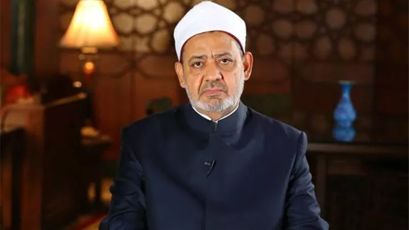 شيخ الأزهر بعد الانفجار الكبير: قلوبنا مع لبنان
