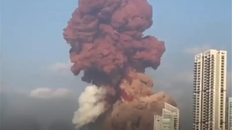 الرئيس اللبناني يحرك الجيش لكشف سبب انفجار مرفأ بيروت.. فيديو