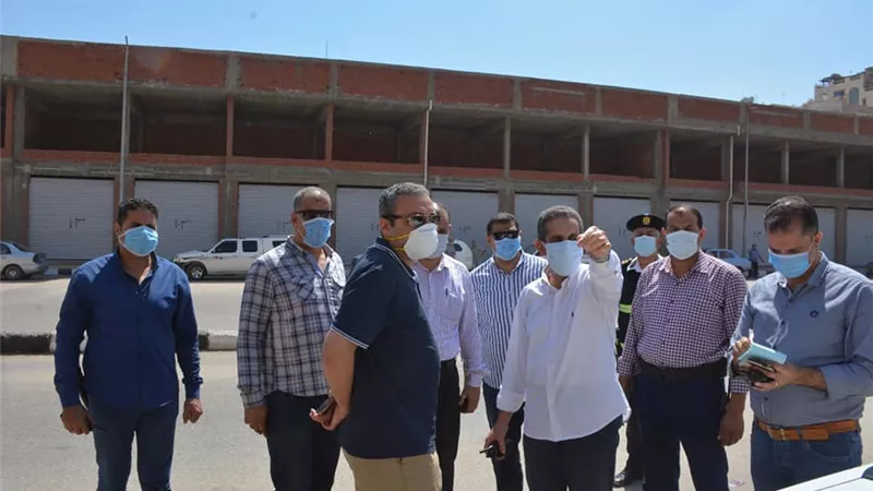 محافظ الغربية : تطوير الطريق المؤدي للمنطقة اللوجستية واستغلال قطعتين أرض فضاء كساحة انتظار السيارات