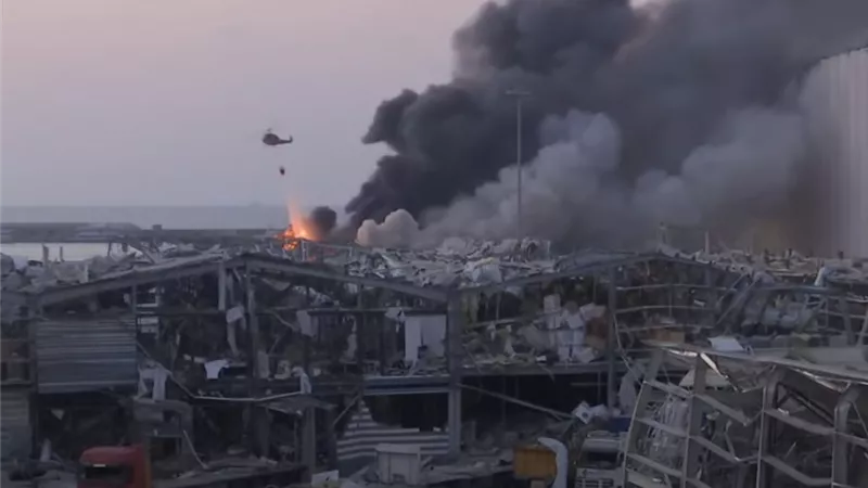اللقطات الأولى من الحادث التفجيرى الذى هز بيروت - فيديو