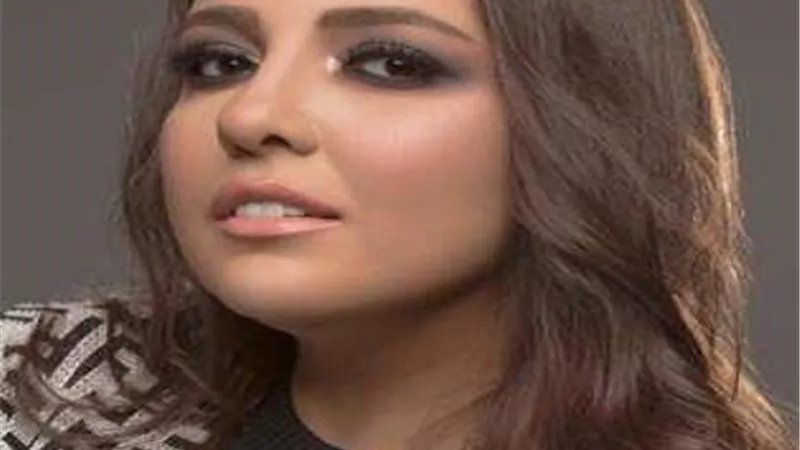 مى كساب تساند الشعب اللبنانى بالدعاء عبر انستجرام