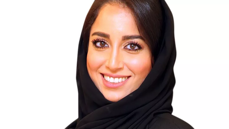 ياسمين بوكتارة تتعاقد على تقديم برنامج 