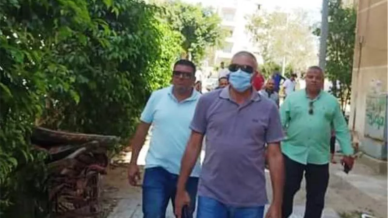 جهاز القاهرة الجديدة يشن حملة مكبرة على المخالفات فى أحياء المدينة.. بالصور