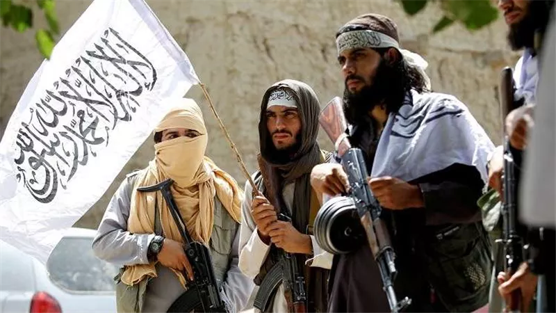 طالبان تعلن مسئوليتها عن الهجوم على موكب حاكم إقليم 